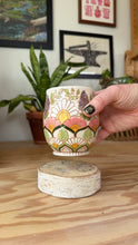 Load image into Gallery viewer, Bouquet Bloom Cup 22
