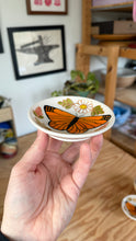 Load image into Gallery viewer, Butterfly Garden Dish 13