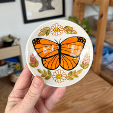 Load image into Gallery viewer, Butterfly Garden Dish 12