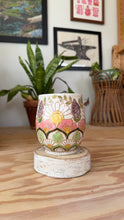 Load image into Gallery viewer, Bouquet Bloom Cup 22
