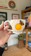 Load image into Gallery viewer, Monarch Daisy Tea Cup 1
