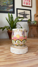 Load image into Gallery viewer, Bouquet Bloom Cup 22
