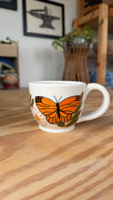 Load image into Gallery viewer, Monarch Daisy Tea Cup 1
