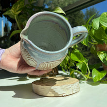 Load image into Gallery viewer, Lilac Drips Moon Phase Pitcher 33
