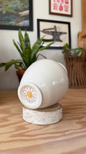 Load image into Gallery viewer, Daisy Vase 30
